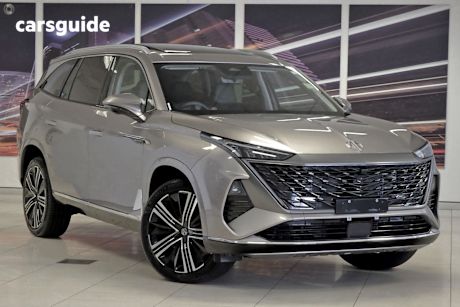 Silver 2025 MG Qs Wagon Essence Awd