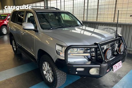 Silver 2016 Toyota Landcruiser Wagon Sahara (4X4)