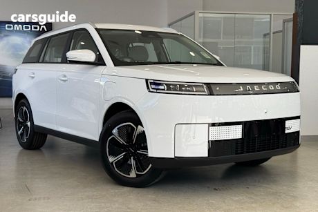 White 2025 Jaecoo JAECOO J5 SUV