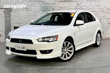 White 2010 Mitsubishi Lancer Hatchback Vr-X Sportback