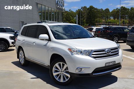 White 2013 Toyota Kluger Wagon Grande (Fwd)