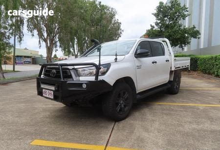 White 2021 Toyota Hilux Double Cab Chassis Sr5 (4X4)