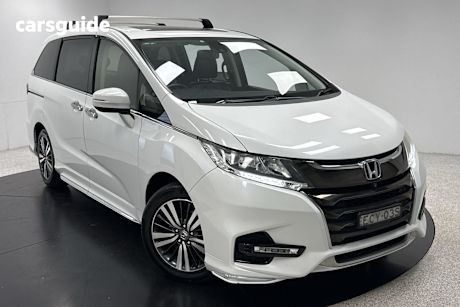White 2019 Honda Odyssey Wagon Vti
