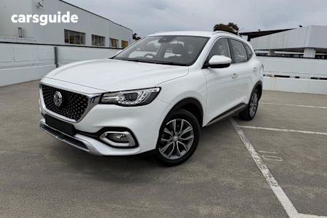 White 2023 MG HS Wagon Vibe