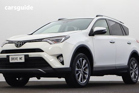 White 2018 Toyota RAV4 Wagon Cruiser (4X4)