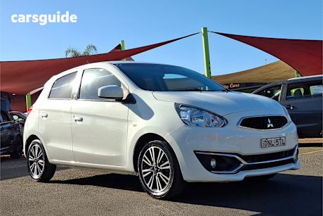 White 2017 Mitsubishi Mirage Hatchback Ls
