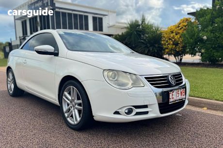 White 2010 Volkswagen EOS Convertible 155 Tsi
