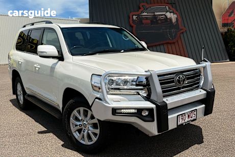White 2016 Toyota Landcruiser Wagon Sahara (4X4)