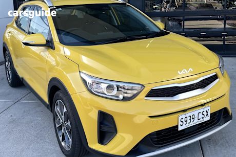 Yellow 2022 Kia Stonic Wagon Sport
