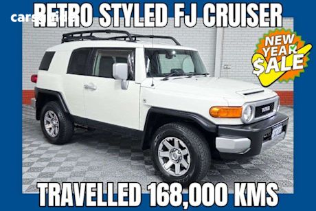 White 2011 Toyota FJ Cruiser Wagon