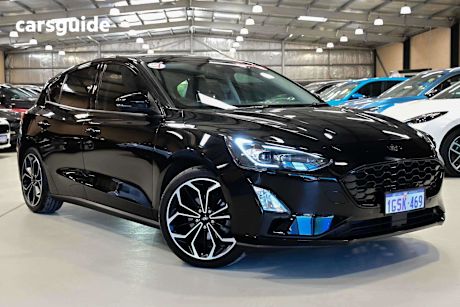 Black 2018 Ford Focus Hatchback Titanium