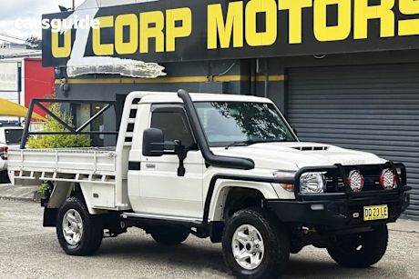 White 2020 Toyota Landcruiser Cab Chassis Gxl (4X4)