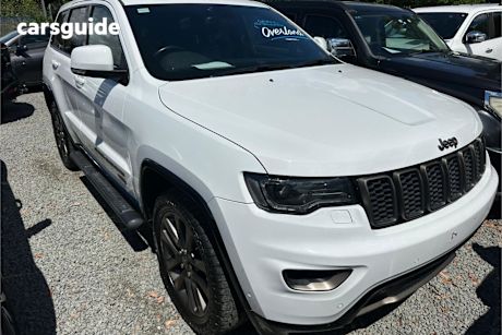 White 2016 Jeep Grand Cherokee Wagon Overland (4X4)