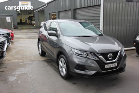 Grey 2019 Nissan Qashqai Wagon St
