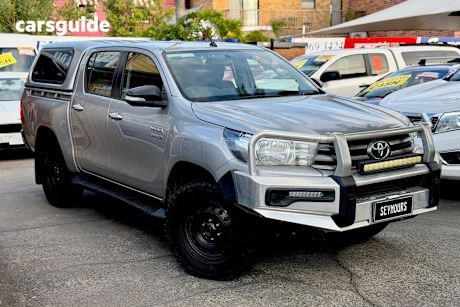 Black 2016 Toyota Hilux Dual Cab Utility Sr (4X4)