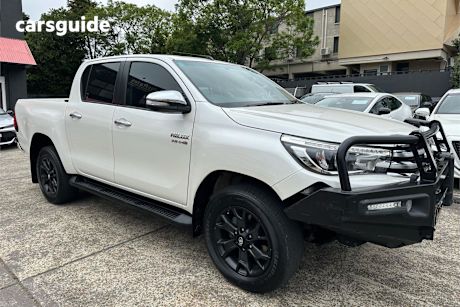 White 2017 Toyota Hilux Dual Cab Utility Sr5 (4X4)