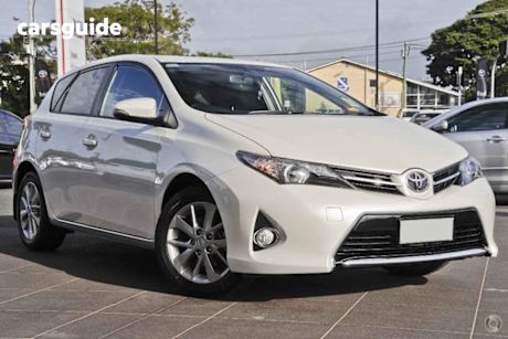 White 2014 Toyota Corolla Hatchback Ascent Sport