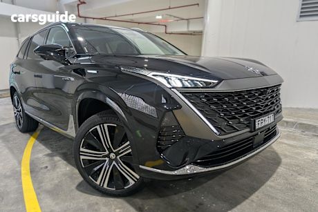 Black 2025 MG Qs Wagon Essence Awd