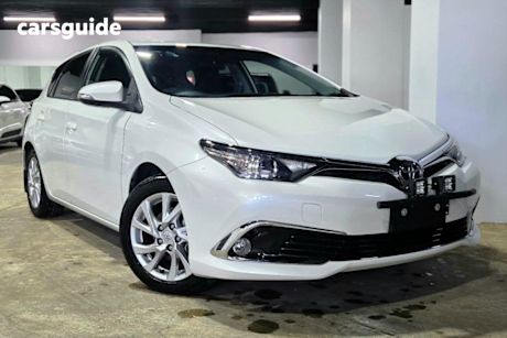 White 2015 Toyota Corolla Hatchback Ascent Sport