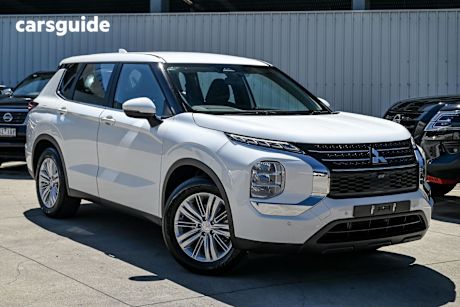 White 2023 Mitsubishi Outlander Wagon Es 5 Seat (2Wd)