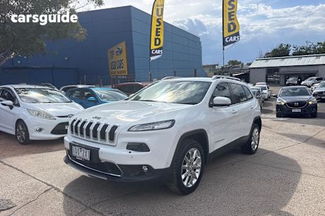 White 2015 Jeep Cherokee Wagon Limited (4X4)
