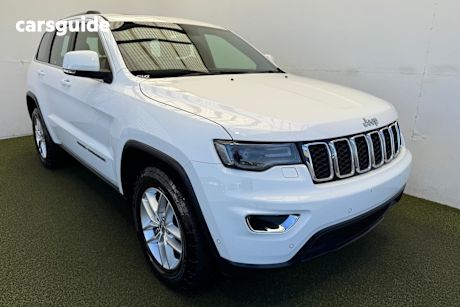 White 2018 Jeep Grand Cherokee Wagon Laredo (4X4)