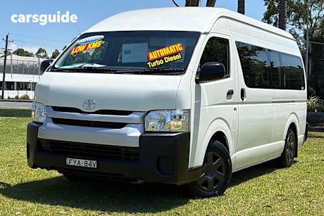 White 2018 Toyota HiAce Bus Commuter (12 Seats)