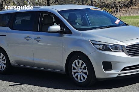 Silver 2016 Kia Carnival Wagon S