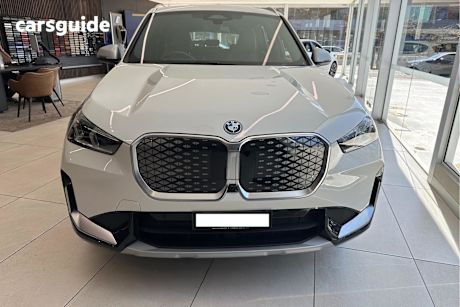 White 2024 BMW IX1 Wagon Edrive20 Xline