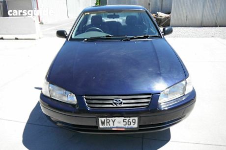 Blue 2000 Toyota Camry Sedan Csi