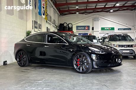 Black 2019 Tesla Model 3 Sedan Performance
