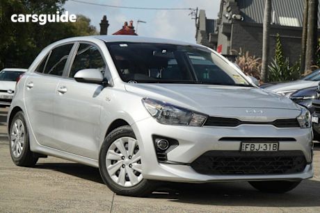 2023 Kia RIO Hatchback S