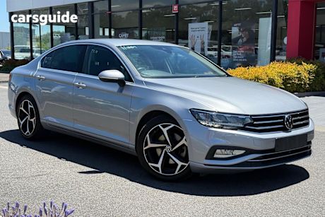 Silver 2022 Volkswagen Passat Sedan 140Tsi Business