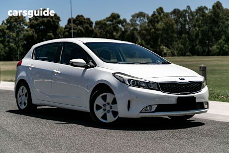 White 2017 Kia Cerato Sedan Sport
