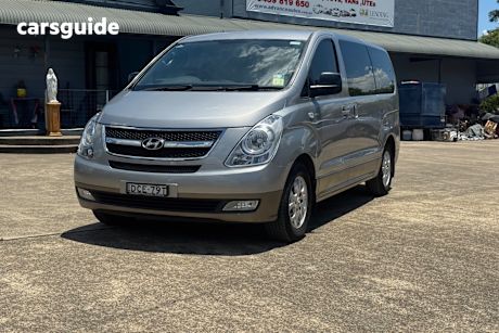 Silver 2015 Hyundai Imax Wagon