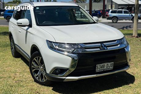 White 2017 Mitsubishi Outlander Wagon Ls (4X2)
