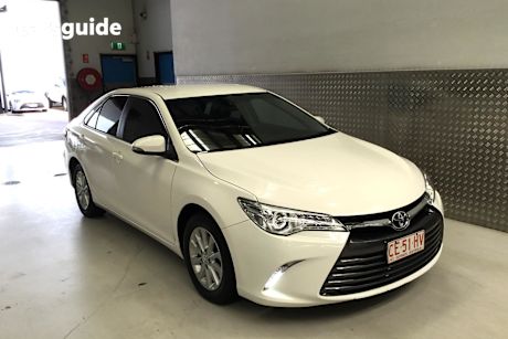 White 2015 Toyota Camry Sedan Altise