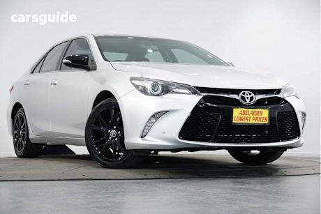 Silver 2017 Toyota Camry Sedan Atara S