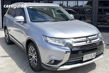 Silver 2016 Mitsubishi Outlander Wagon Ls (4X2)