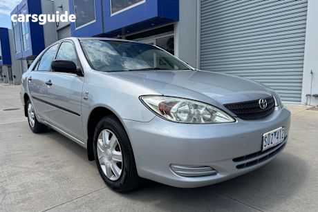 Silver 2004 Toyota Camry Sedan Altise