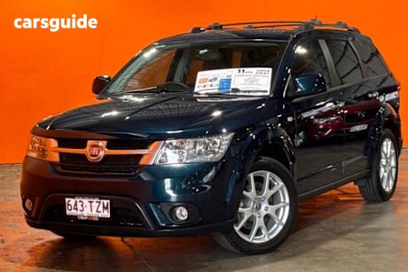 Blue 2014 Fiat Freemont Wagon Lounge