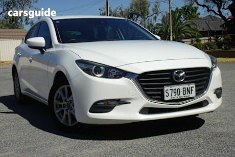 White 2016 Mazda 3 Hatchback Neo