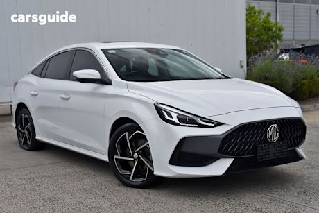 White 2024 MG MG5 Sedan Essence