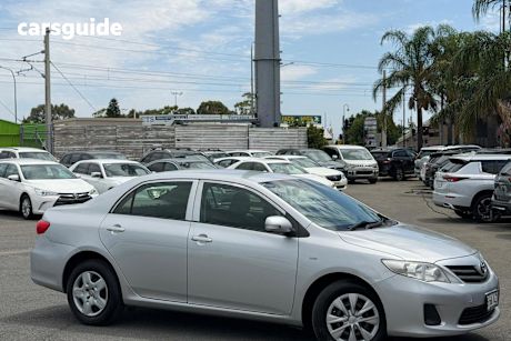 Silver 2013 Toyota Corolla Sedan Ascent