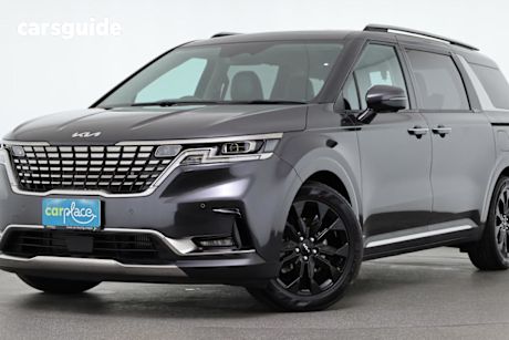 Grey 2023 Kia Carnival Wagon Platinum