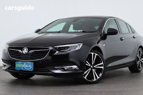 Black 2018 Holden Calais Liftback V