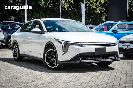 White 2025 Kia K4 Sedan Sport+