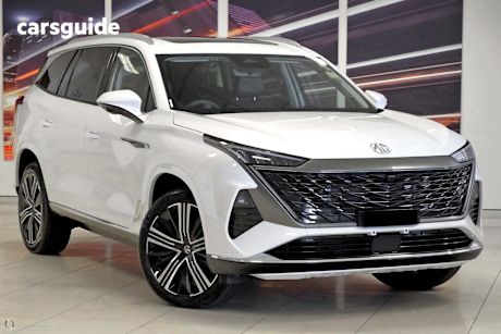 White 2025 MG Qs Wagon Essence Awd