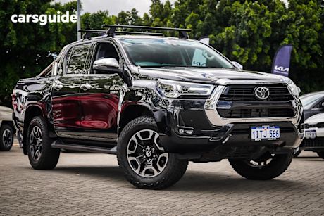 Black 2023 Toyota Hilux Double Cab Pick Up Sr5 + Premium Interior (4X4)