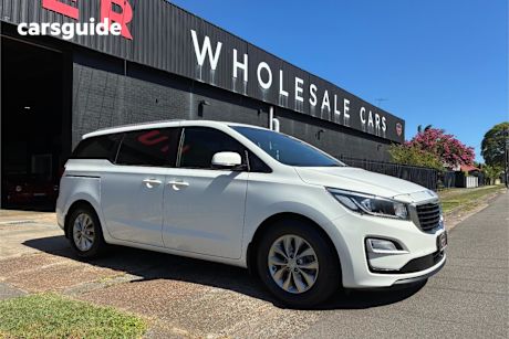 White 2019 Kia Carnival Wagon Si